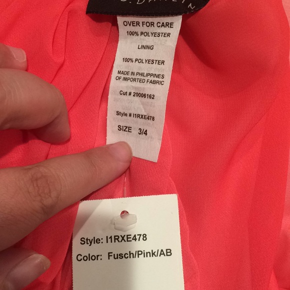 Dress - Picture 6 of 6